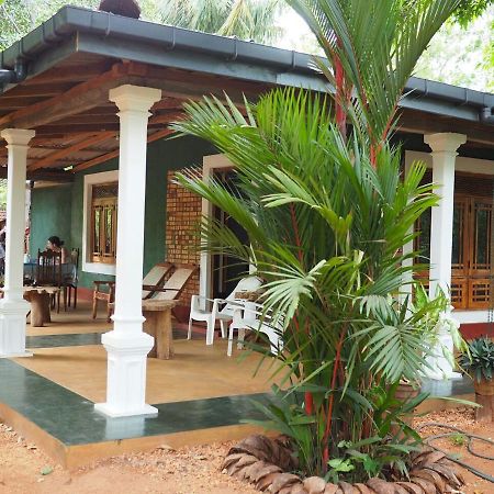 Thilina Homestay Sigiriya Bagian luar foto