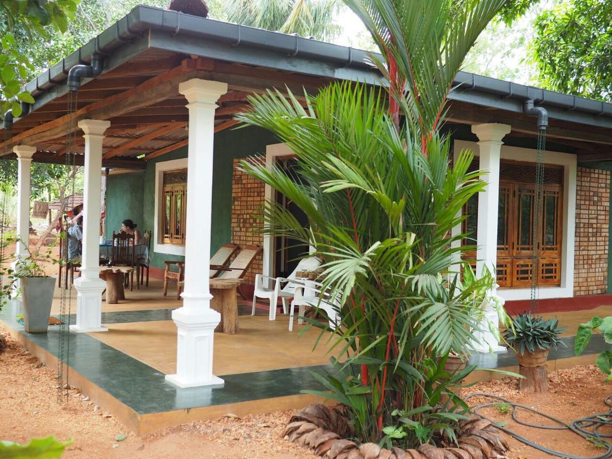 Thilina Homestay Sigiriya Bagian luar foto